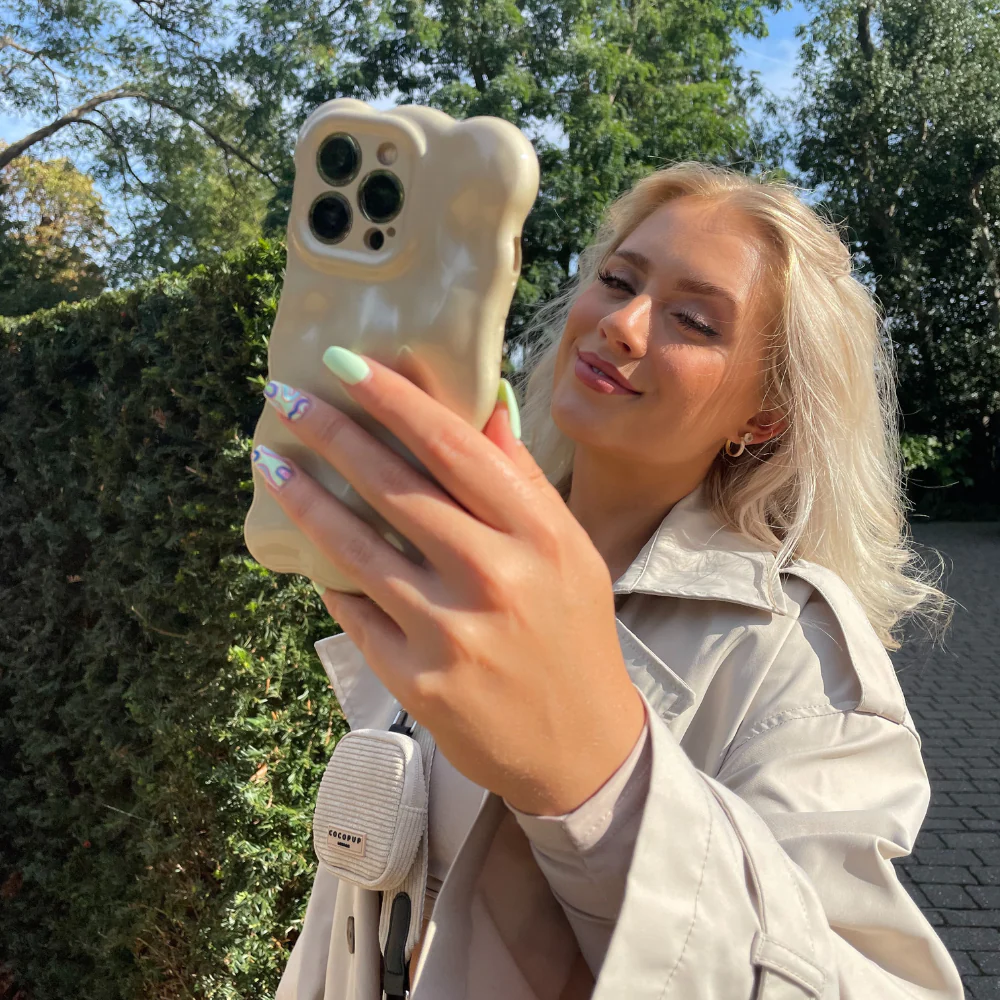 3D Pearl Phone Case - Gold - Image 7