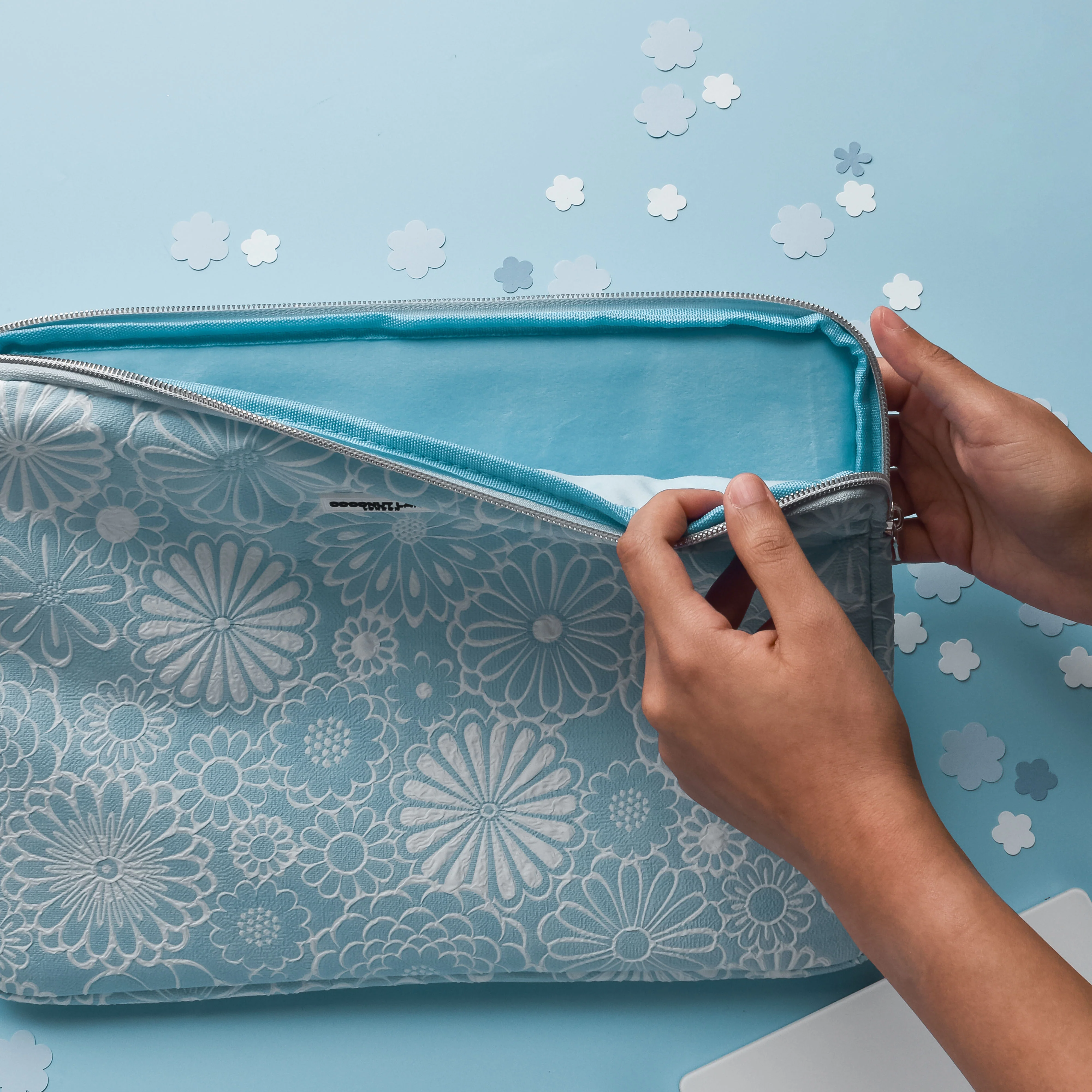 Baby Blue Flower Laptop Sleeve - Image 4
