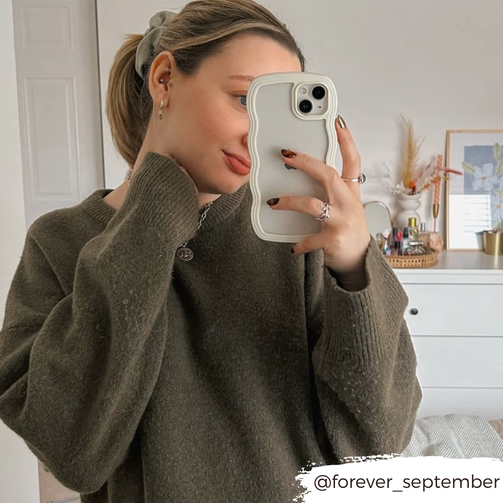 Curvy Phone Case - Cream - Image 15