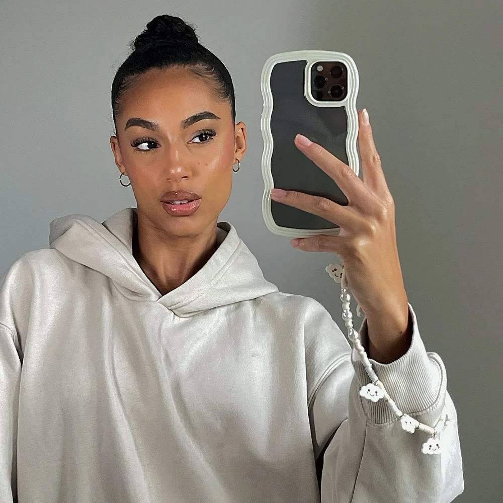 Curvy Phone Case - Cream - Image 4