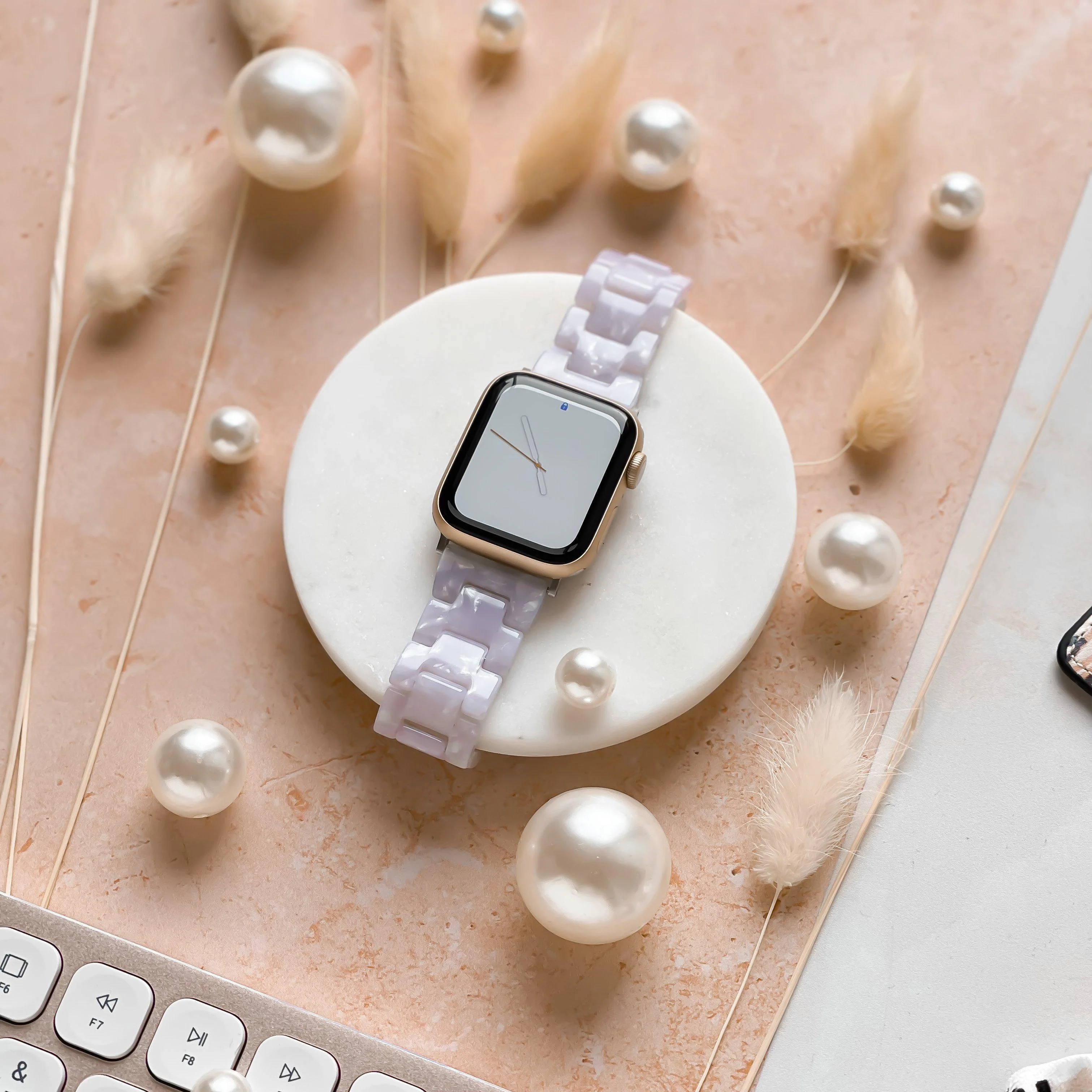 Luxe Pearl Apple Watch Strap - Image 3