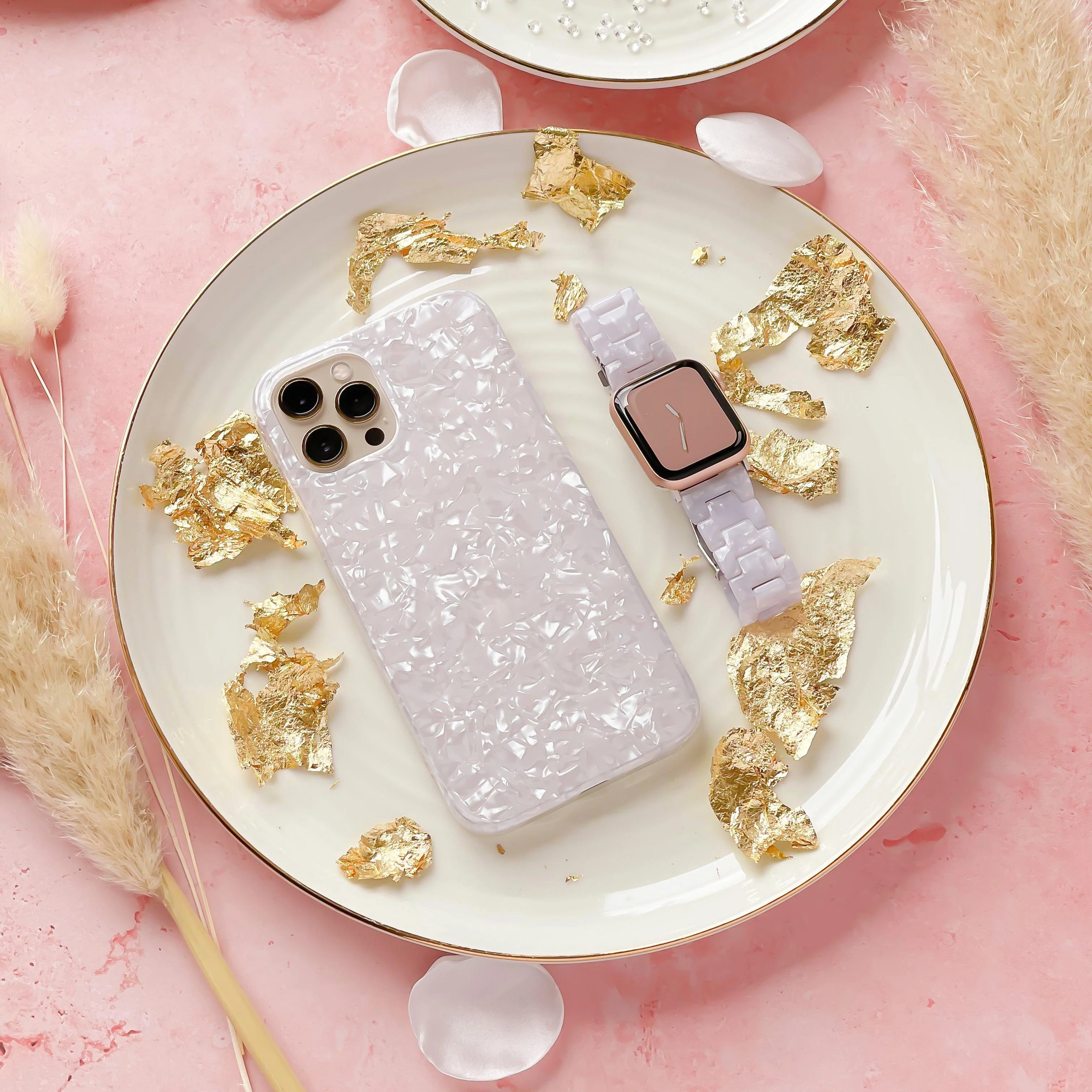 Luxe Pearl Apple Watch Strap - Image 4