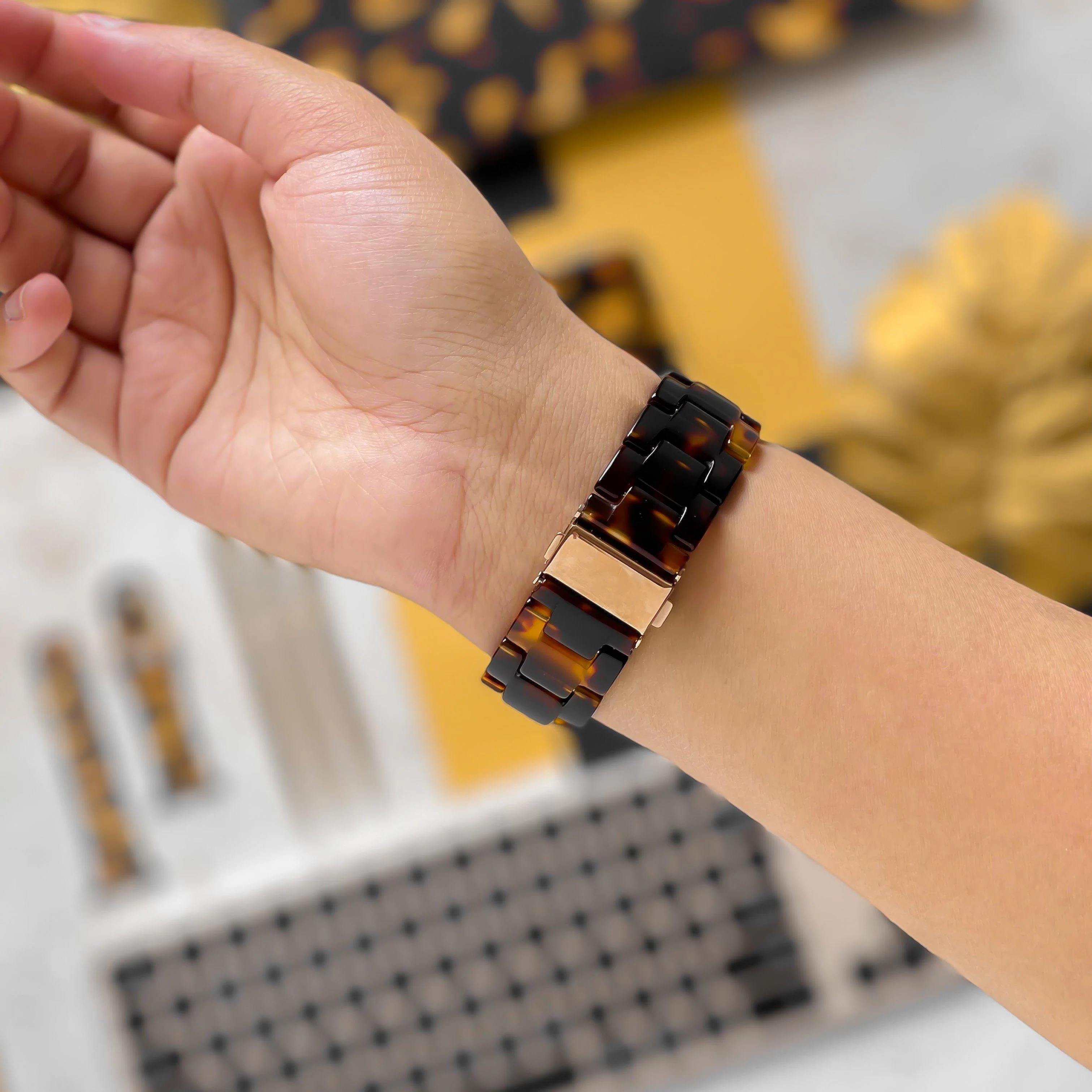 Luxe Tortoiseshell Apple Watch Strap - Image 8
