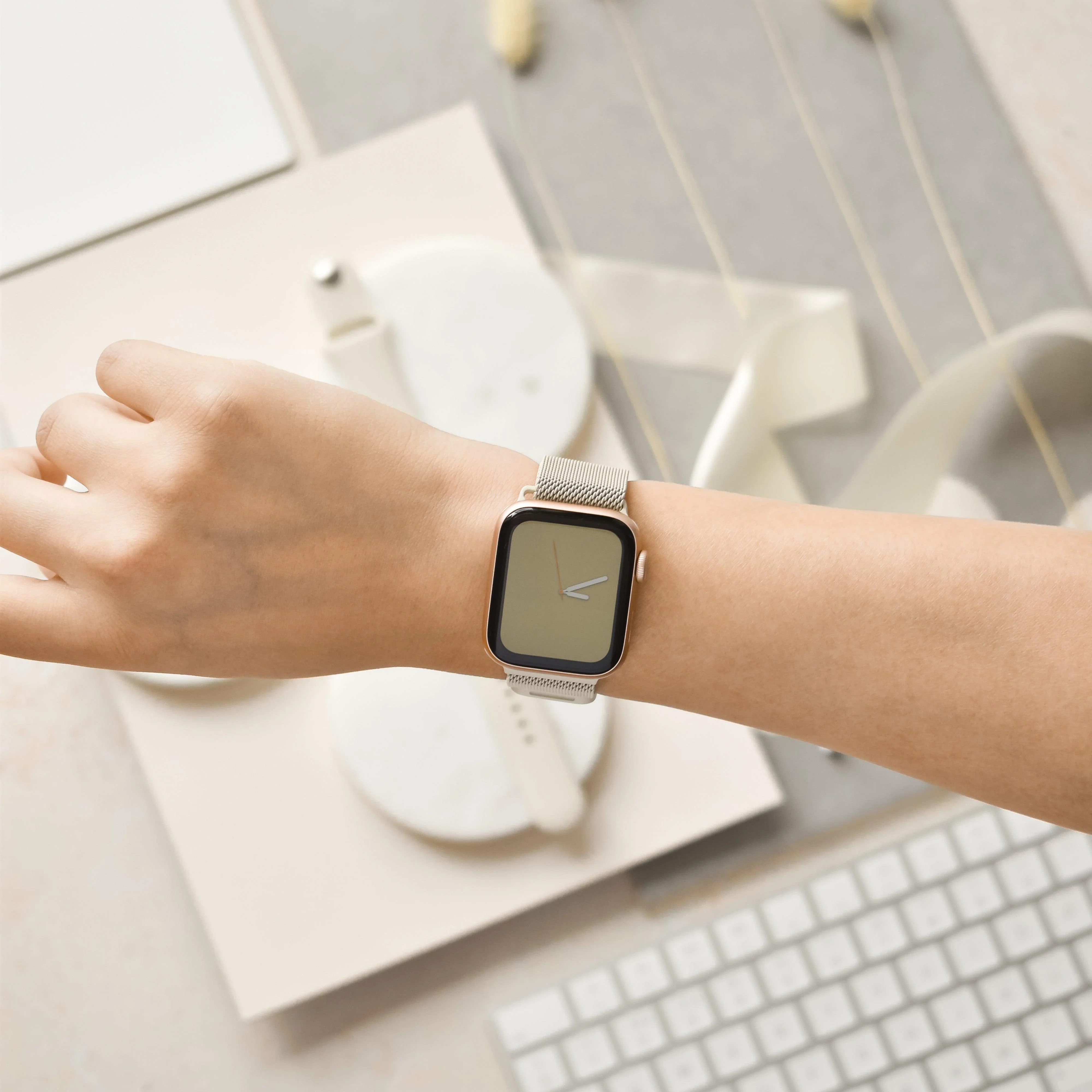 Magnetic Chain Apple Watch Strap - Almond White - Image 4