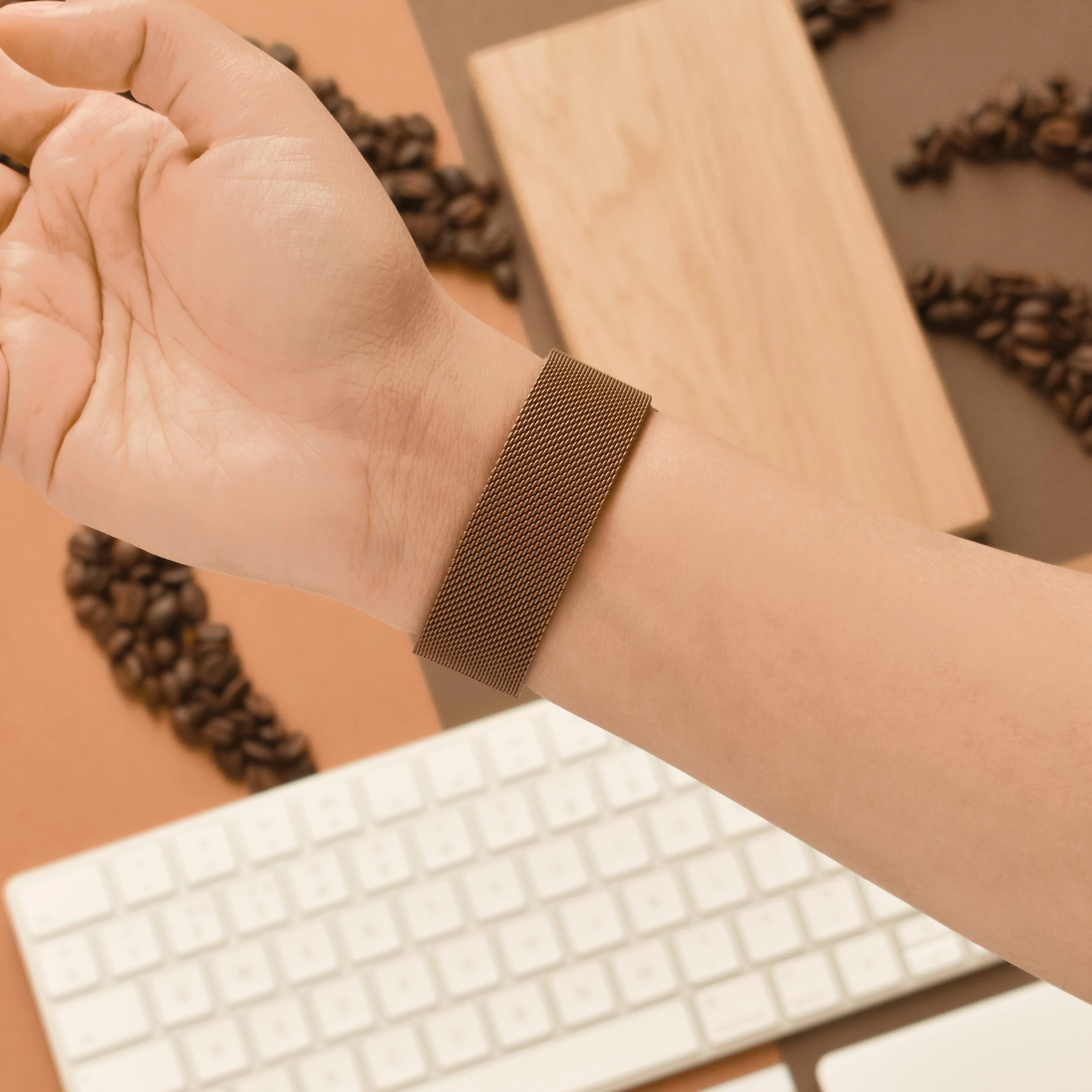 Magnetic Chain Apple Watch Strap - Coffee - Image 5