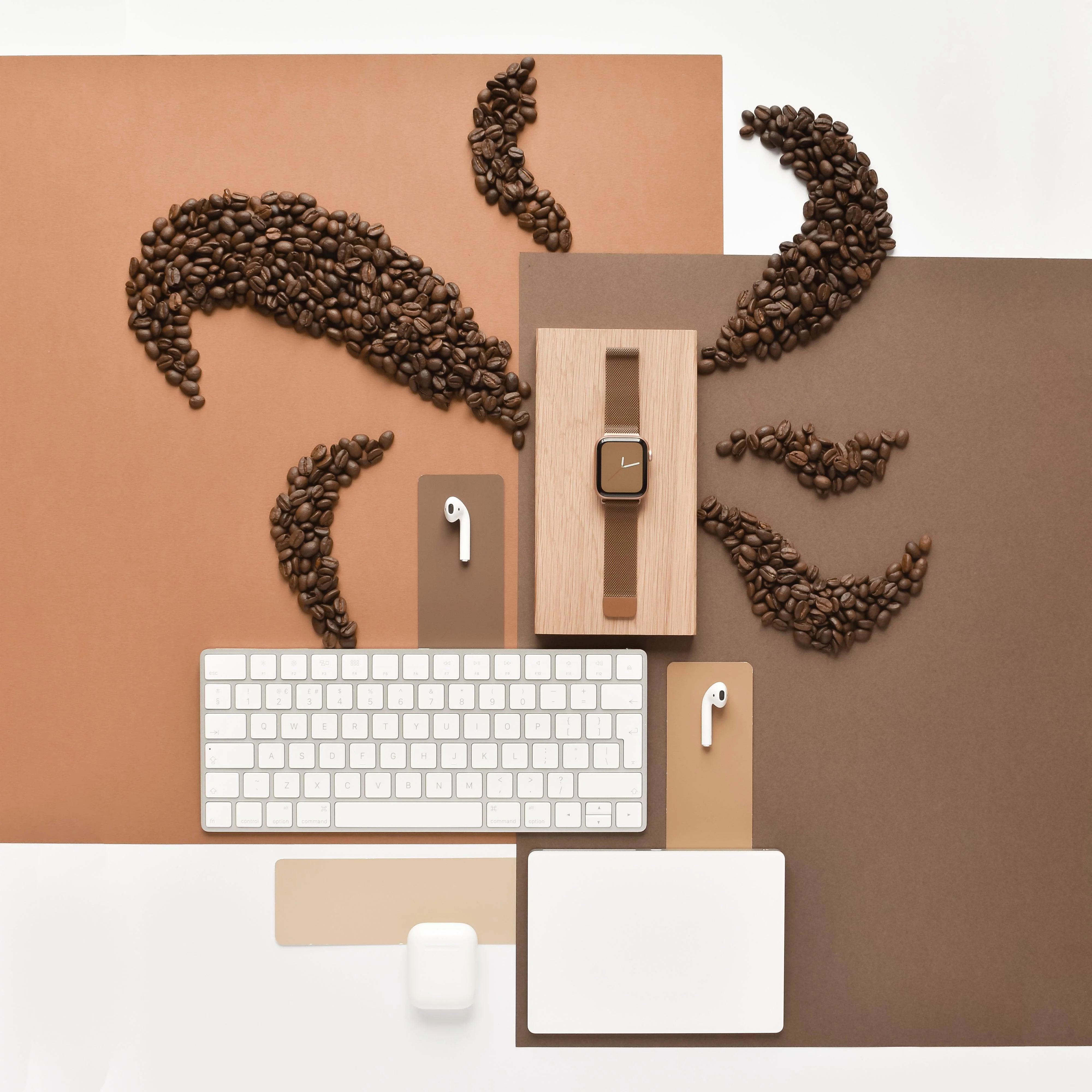 Magnetic Chain Apple Watch Strap - Coffee - Image 6