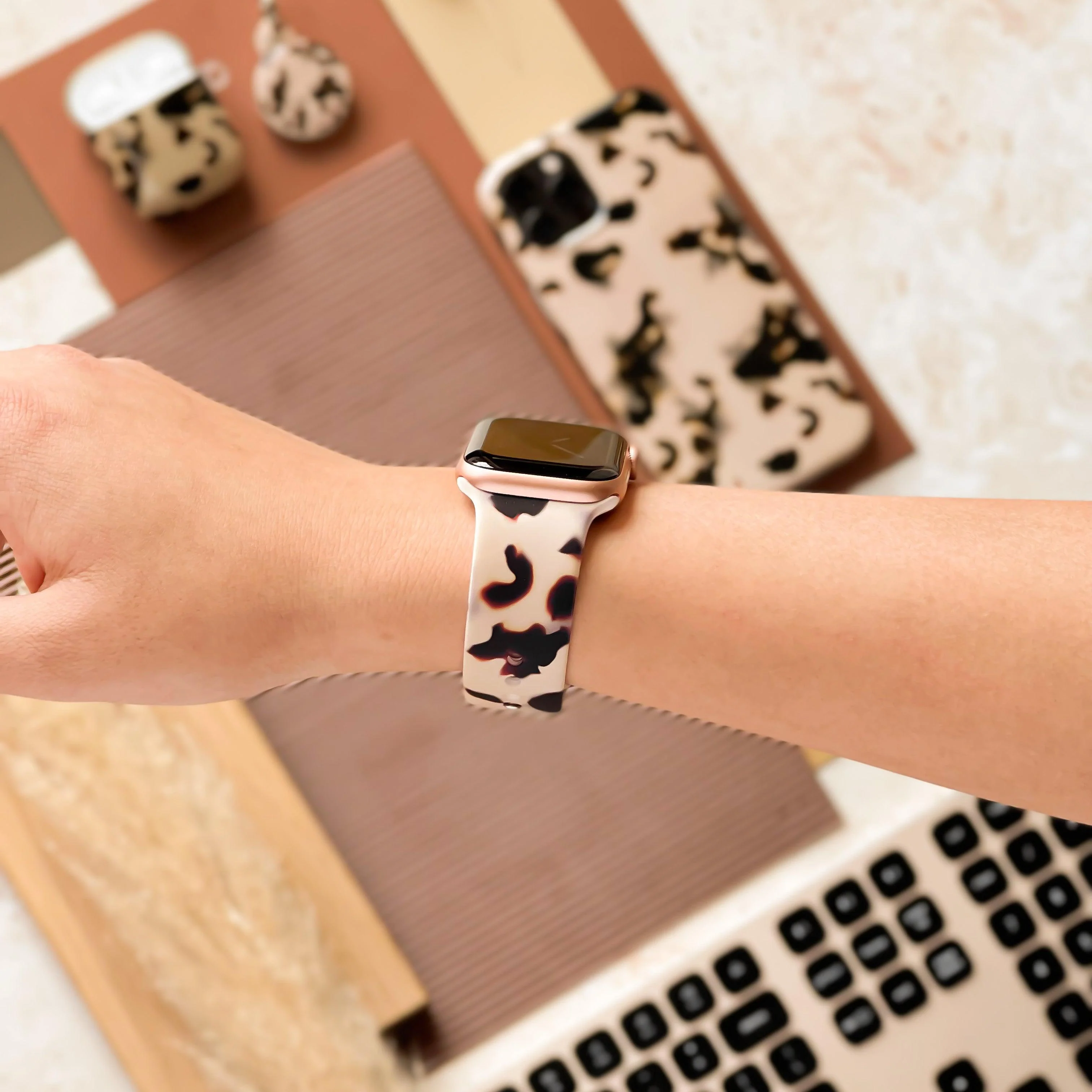 Milky Ivory Tort Apple Watch Strap - Image 4