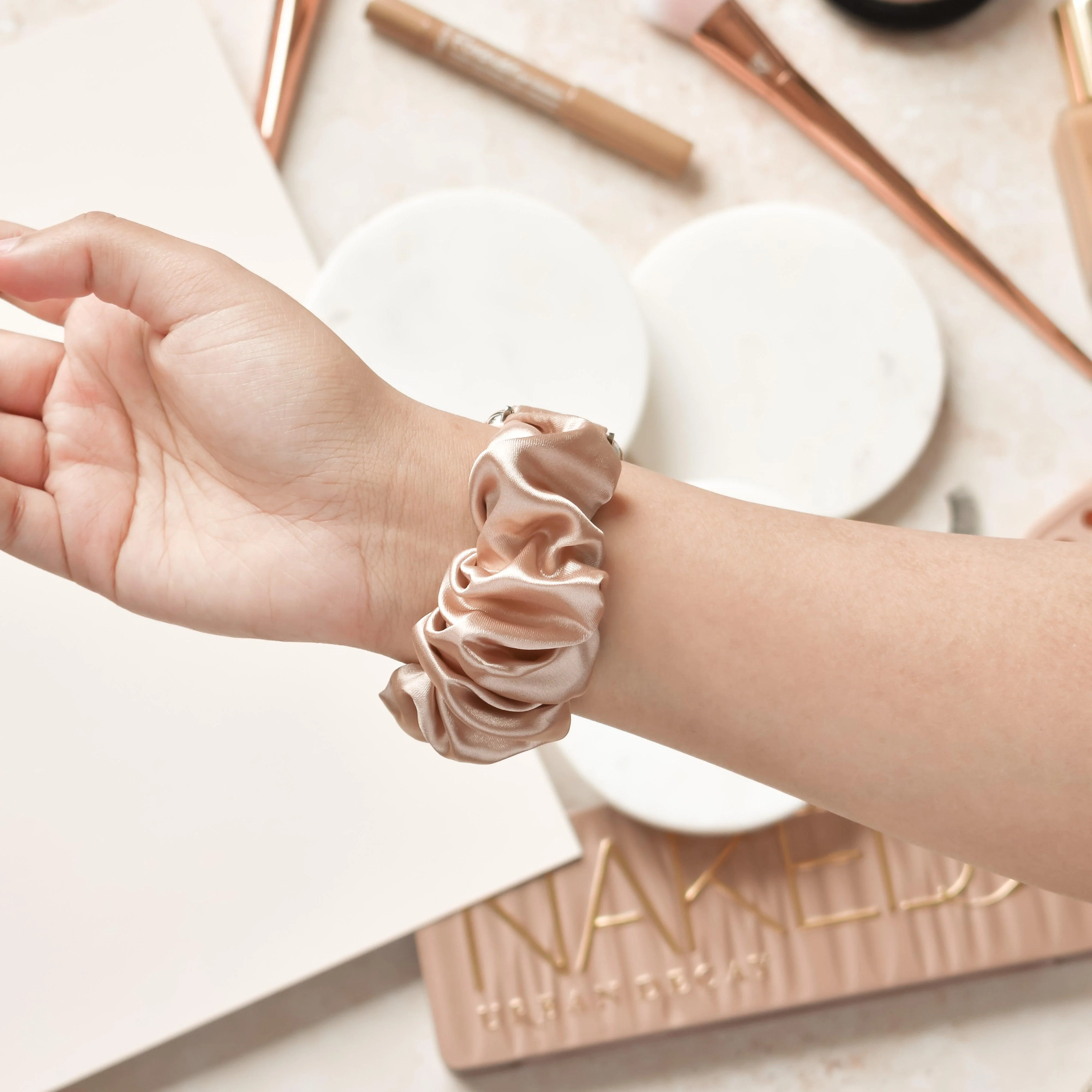 Scrunchie Apple Watch Strap - Caramel Latte - Image 4