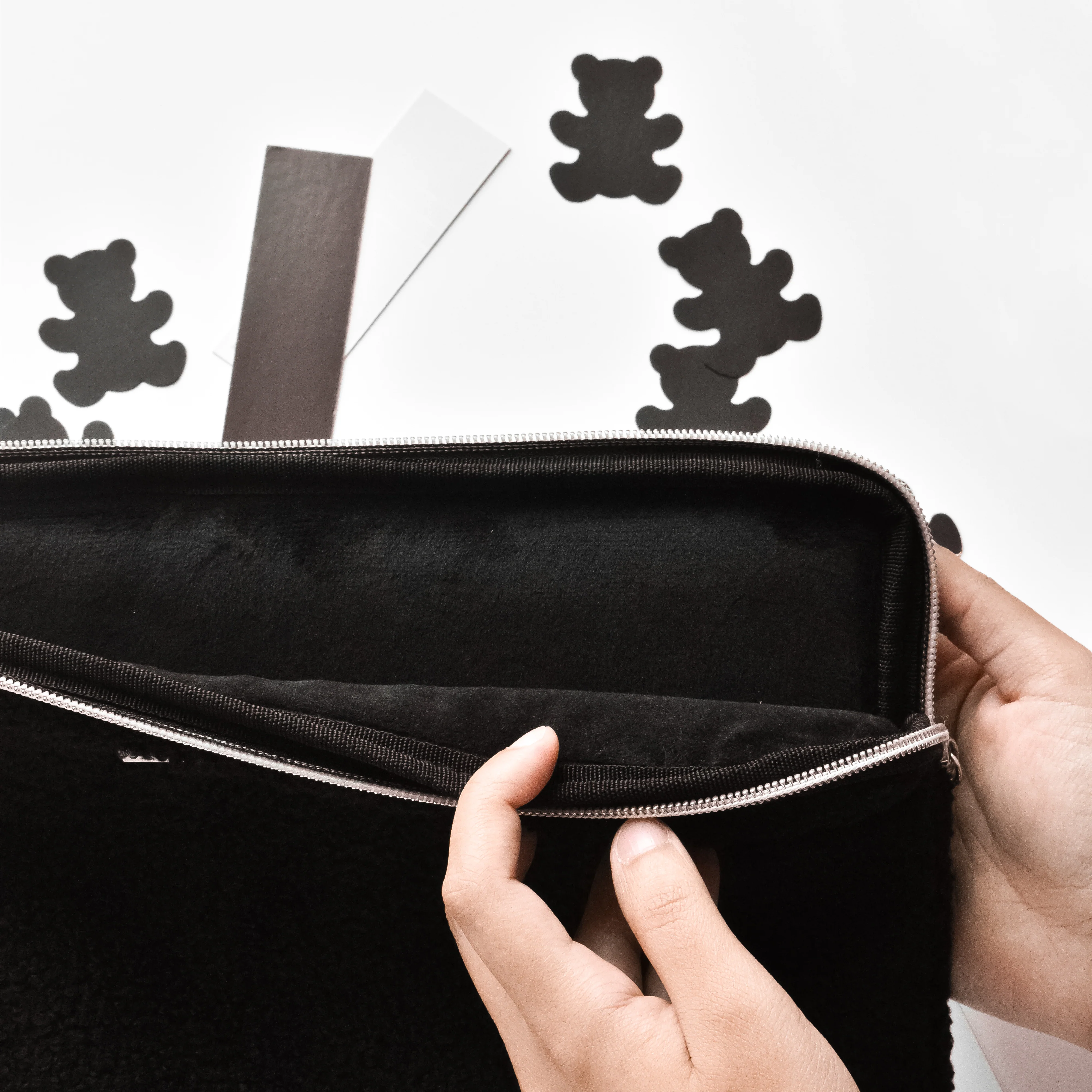 Teddy Baloo Laptop Sleeve - Image 5